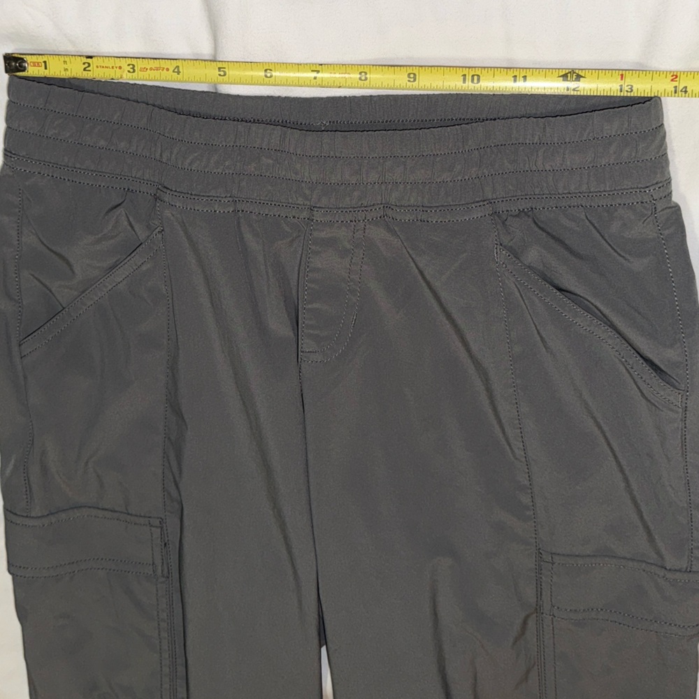 The North Face Women's Gunmetal Super Light Cargo Joggers EUC 4 - Picture 4 of 10